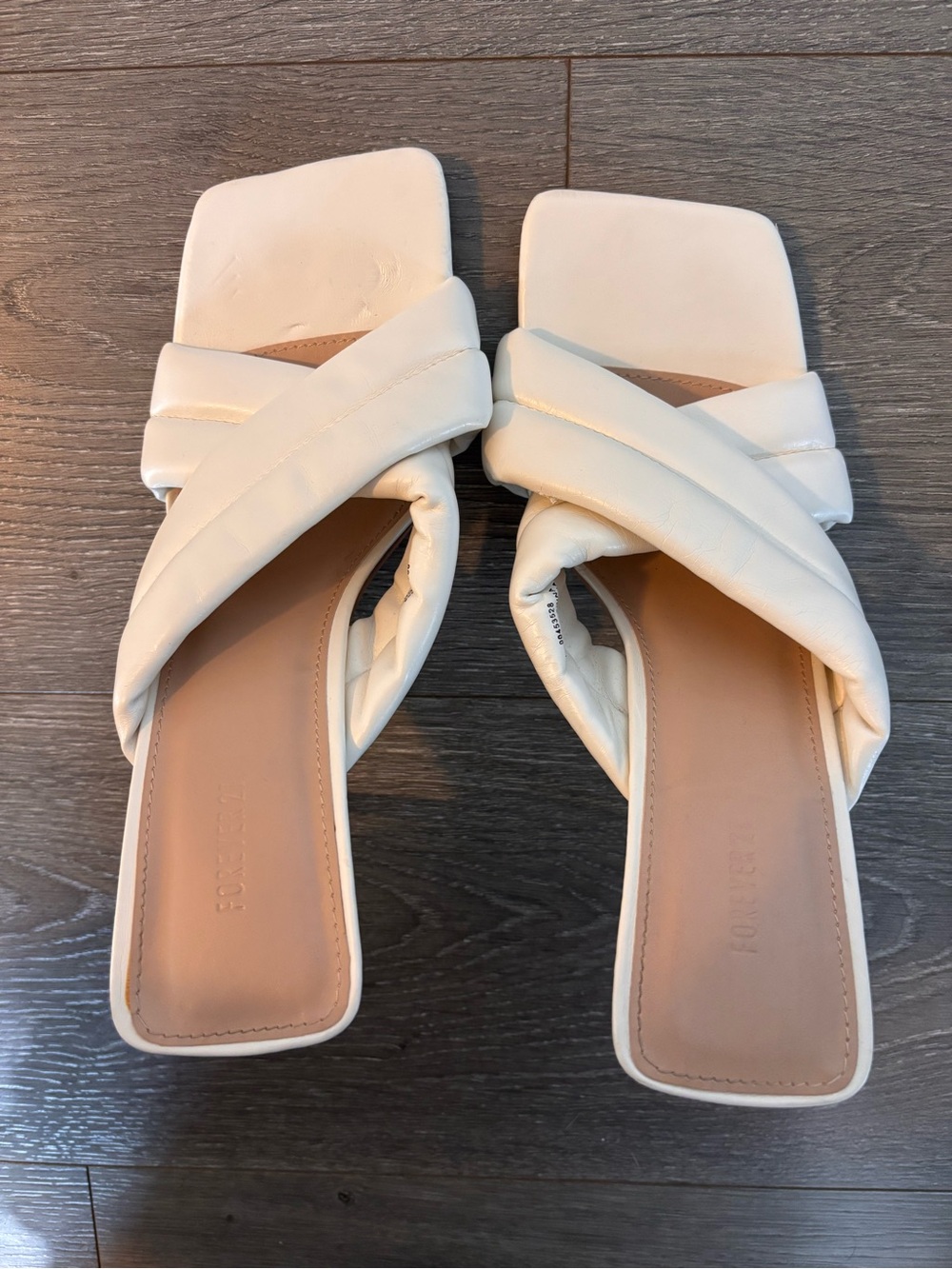Cream Soft Heeled Sandals 👡